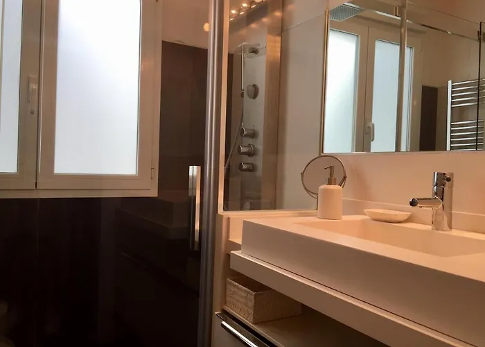 Decor En Gros Con Vistas Al Rio Apartment