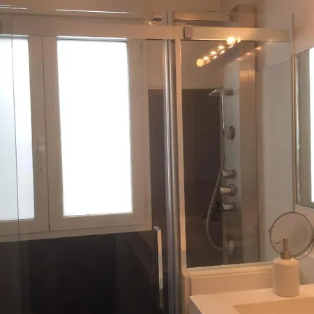 Decor En Gros Con Vistas Al Río Apartamento *