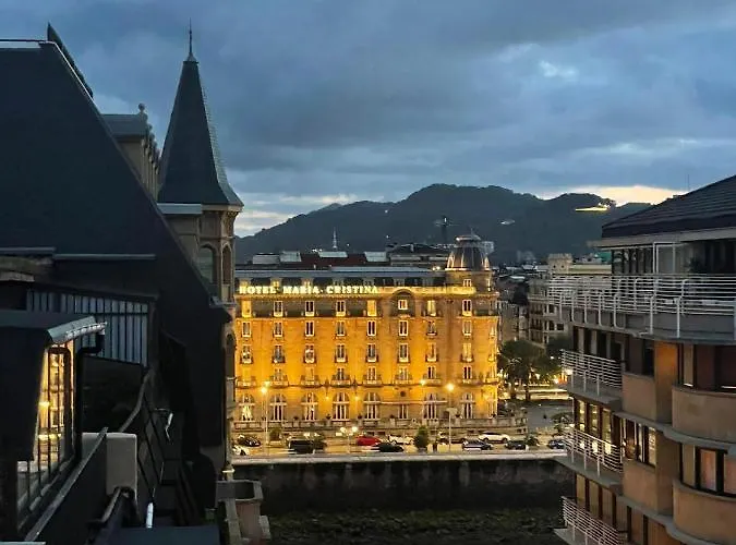 Decor En Gros Con Vistas Al Río